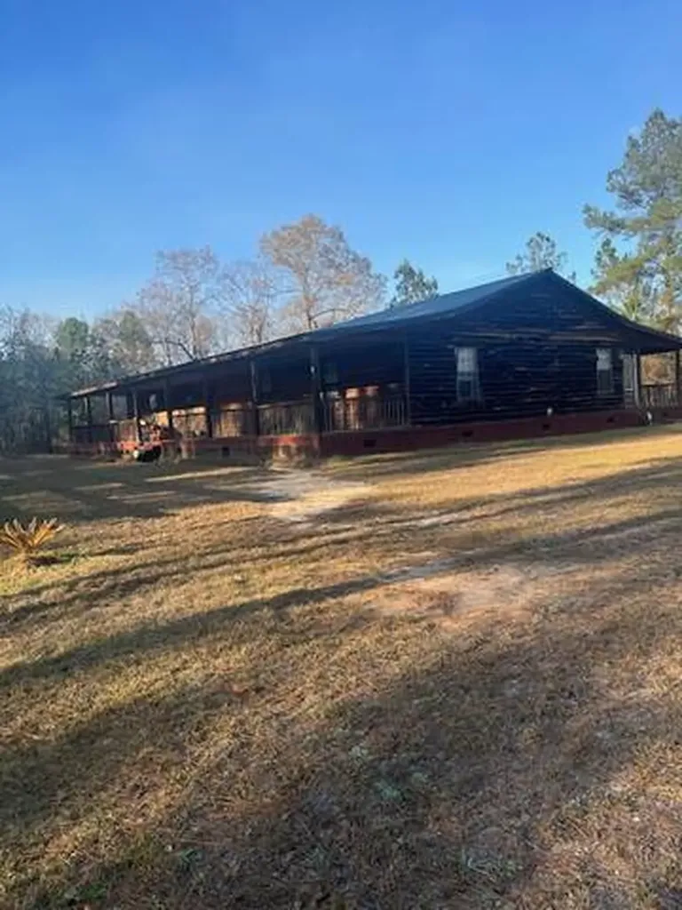 700 Foster Road Wagarville AL 36585