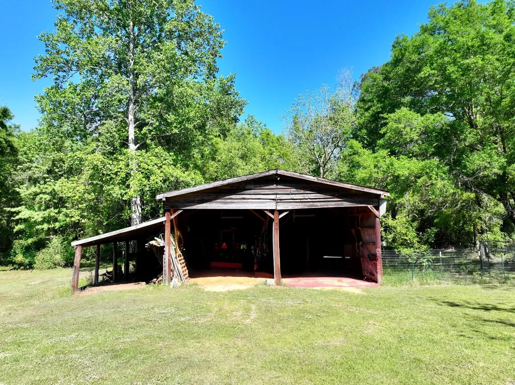 1418 Hebron Road Grove Hill AL 36451