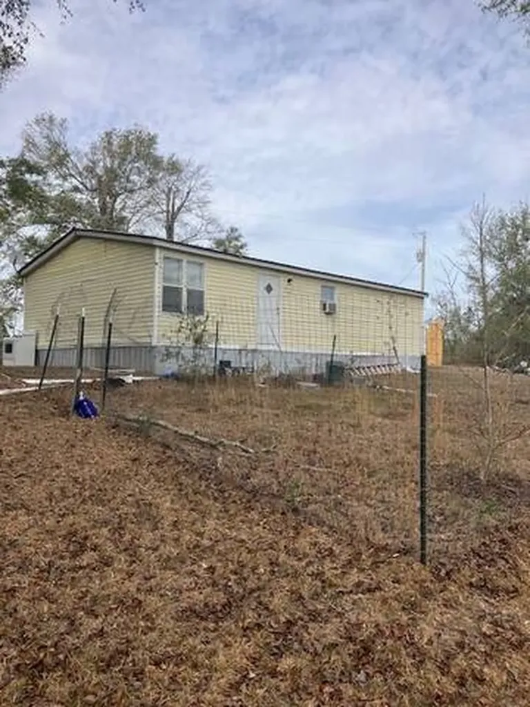 222 Gumball Lane Coffeeville AL 36524