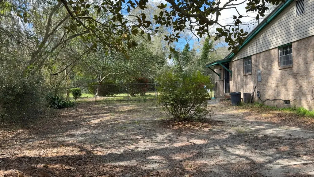 1512 N 4th Street Florala AL 36442