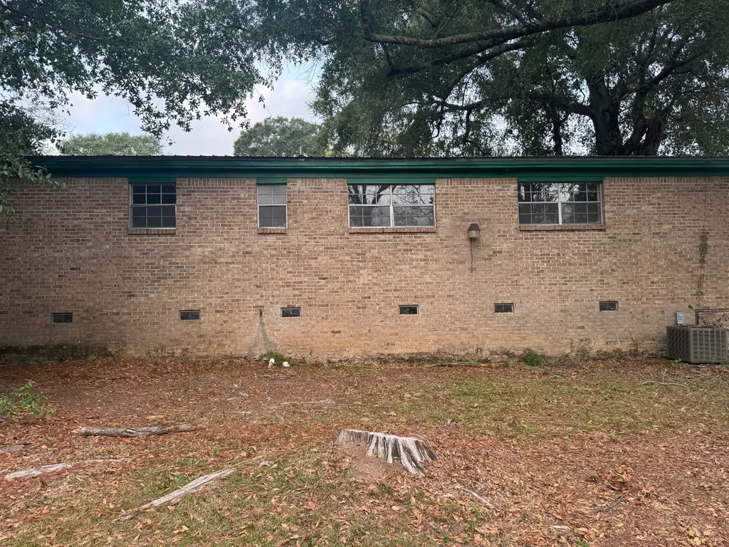 1512 N 4th Street Florala AL 36442