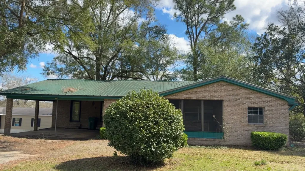 1512 N 4th Street Florala AL 36442