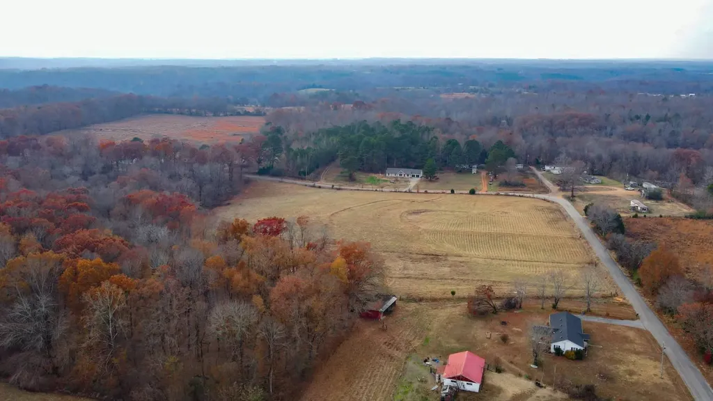 1 Cr 496 Lexington AL 35648