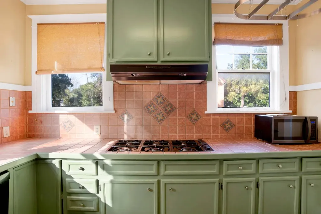 4 Demouy Avenue Mobile AL 36606