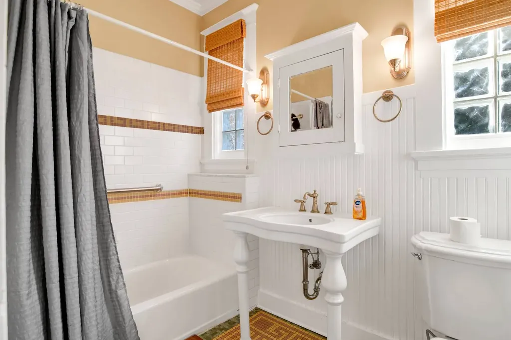 4 Demouy Avenue Mobile AL 36606