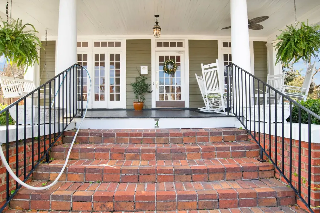 4 Demouy Avenue Mobile AL 36606