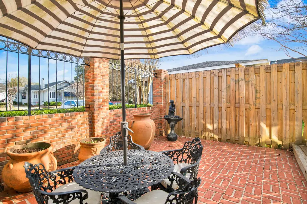 4 Demouy Avenue Mobile AL 36606