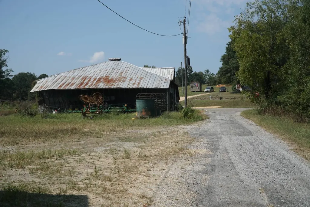 18369 Highway 253 Hamilton AL 35570