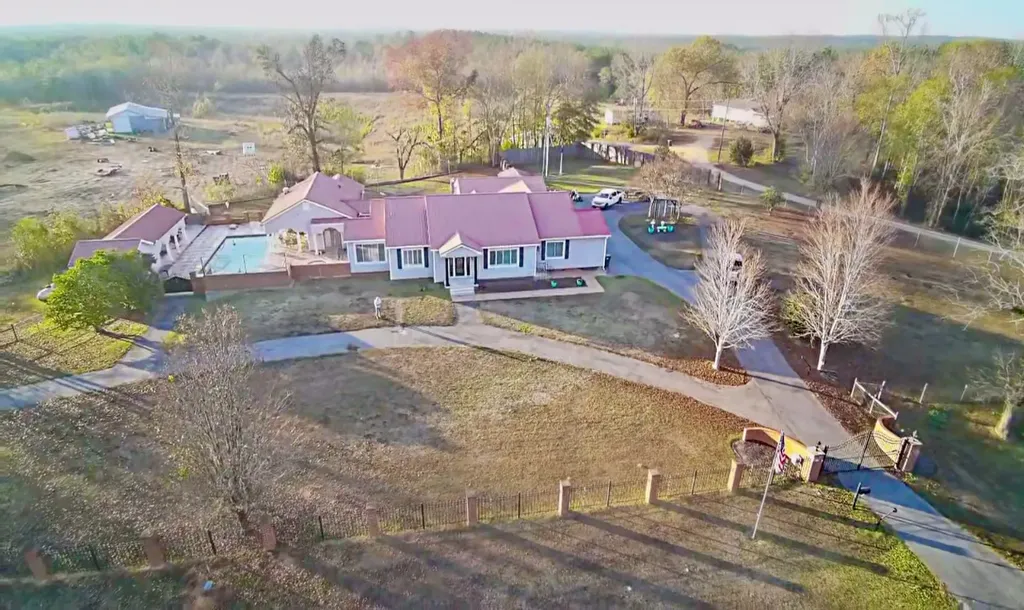 13215 Highway 43 Linden AL 36748