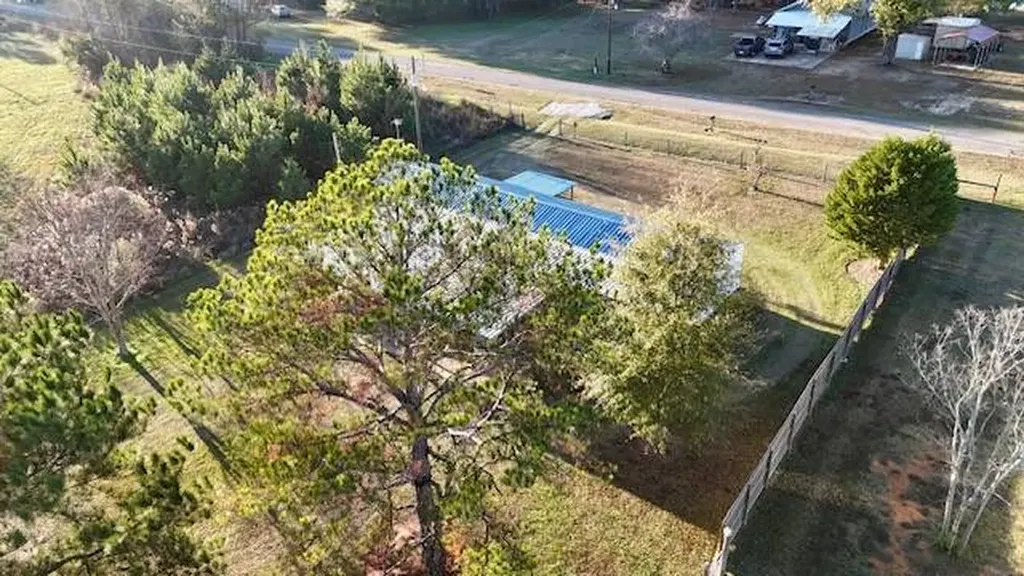 150 Beach Road Camden AL 36726
