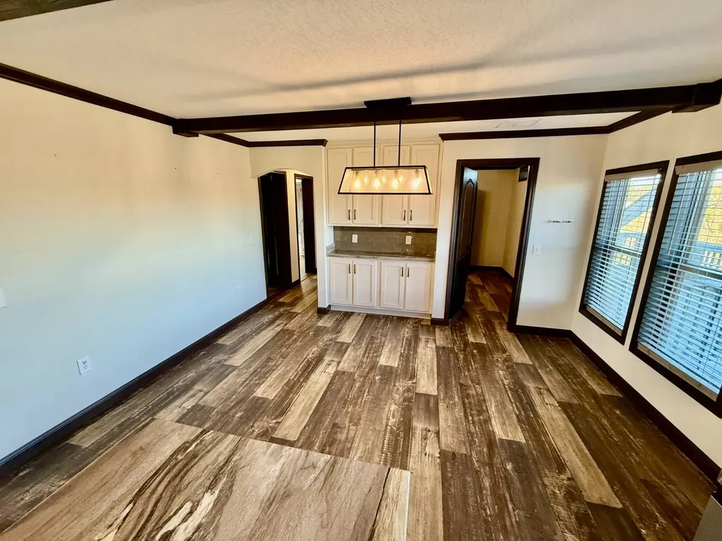 1 Co Highway 78 Russellville AL 35654