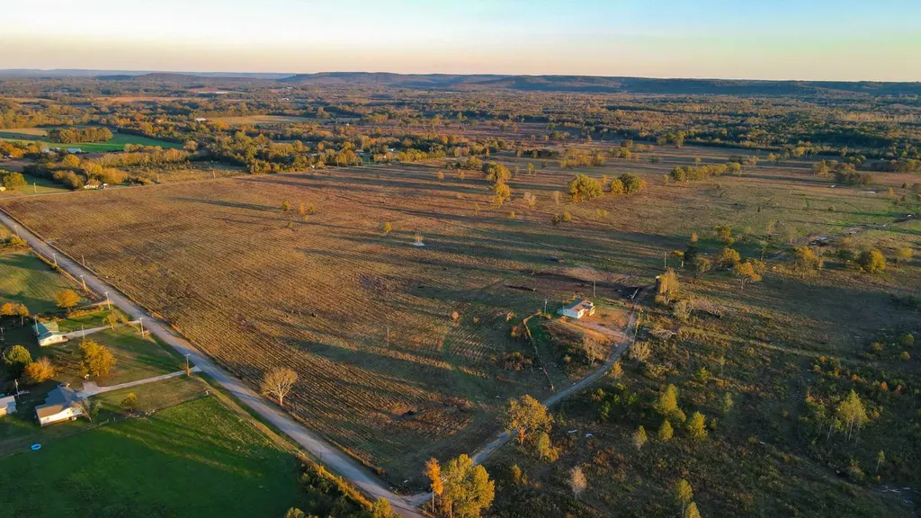 1 Co Highway 78 Russellville AL 35654