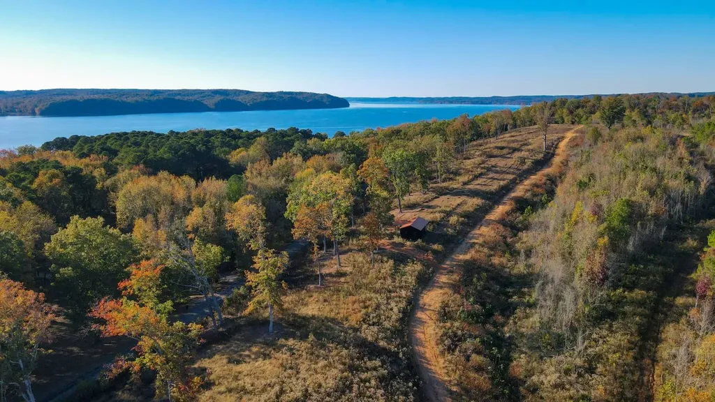 1 Lake Bend Shores Drive Florence AL 35677