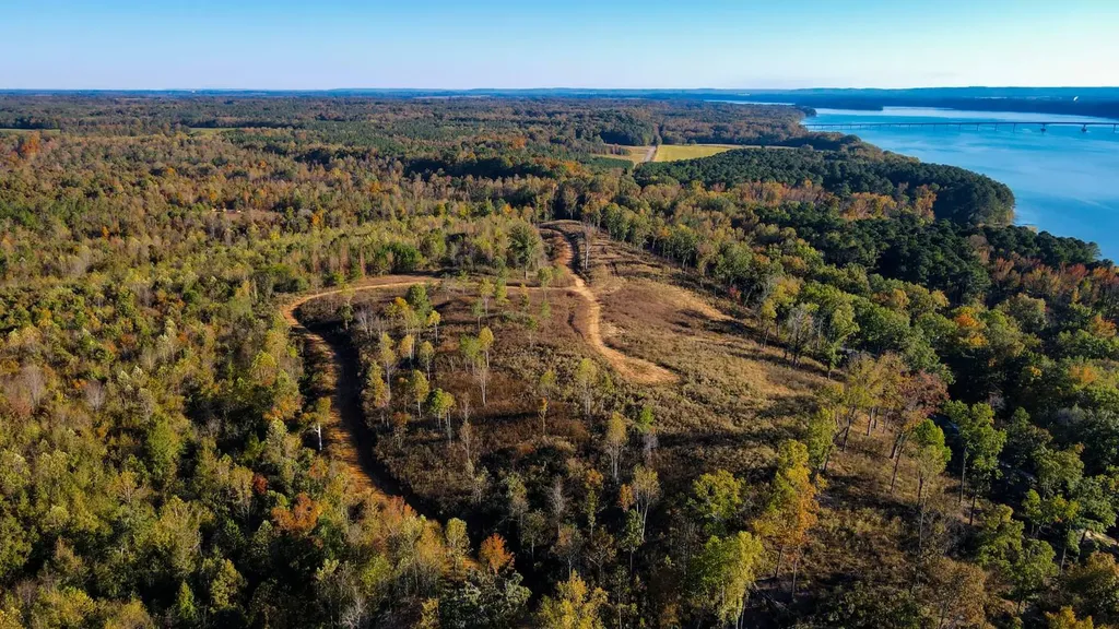 2 Lake Bend Shores Drive Florence AL 35633