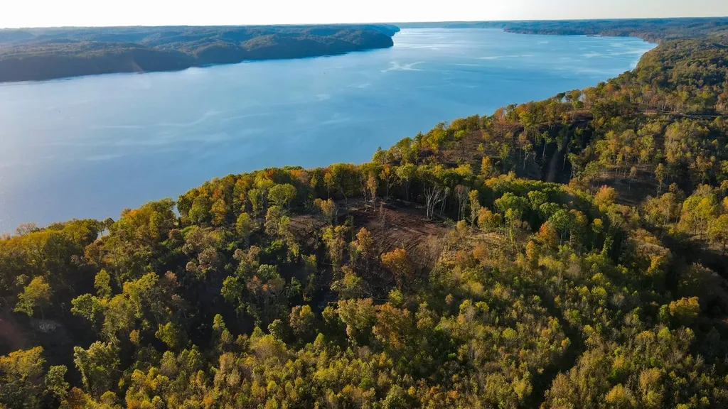 2 Lake Bend Shores Drive Florence AL 35633