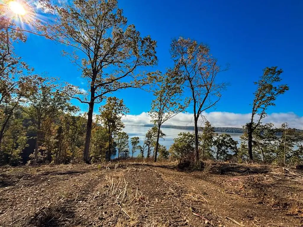 2 Lake Bend Shores Drive Florence AL 35633