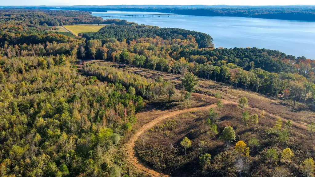 2 Lake Bend Shores Drive Florence AL 35633