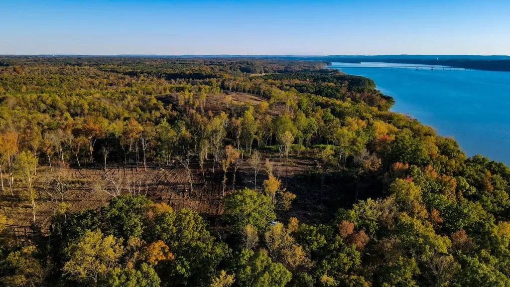 2 Lake Bend Shores Drive Florence AL 35633