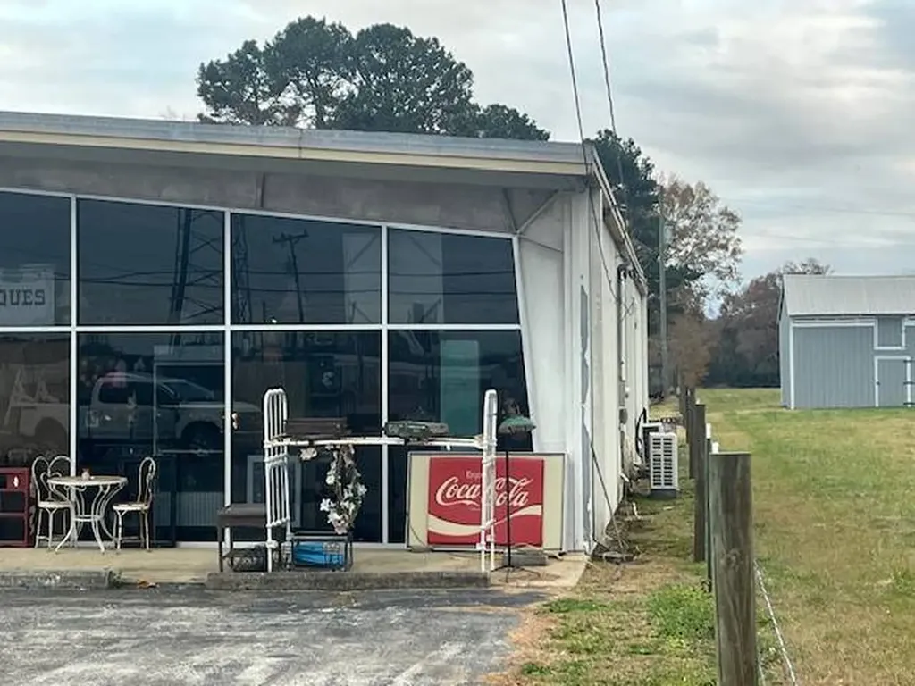 14888 Court Street Moulton AL 35650