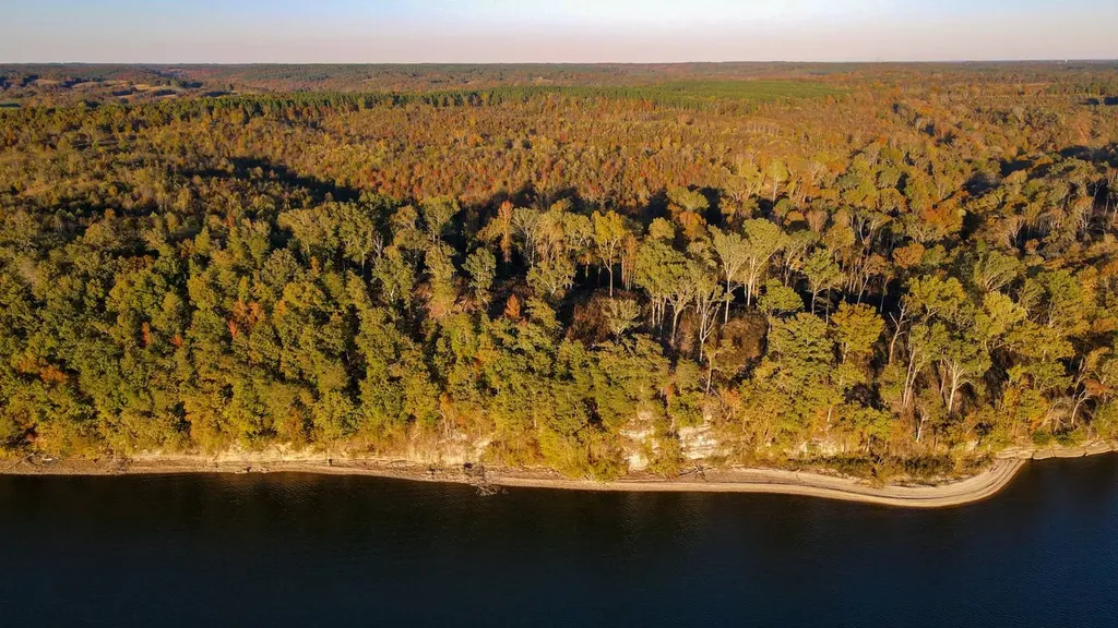 5 Lake Bend Shores Drive Florence AL 35633
