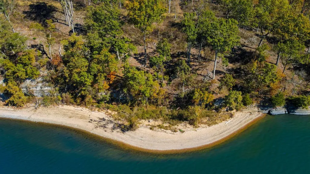 5 Lake Bend Shores Drive Florence AL 35633