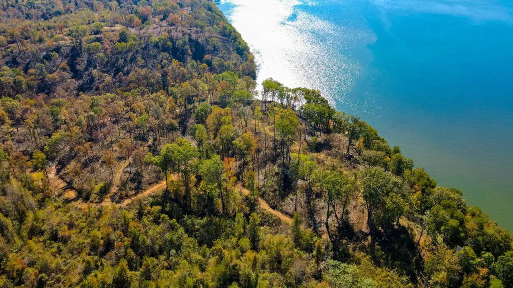 5 Lake Bend Shores Drive Florence AL 35633