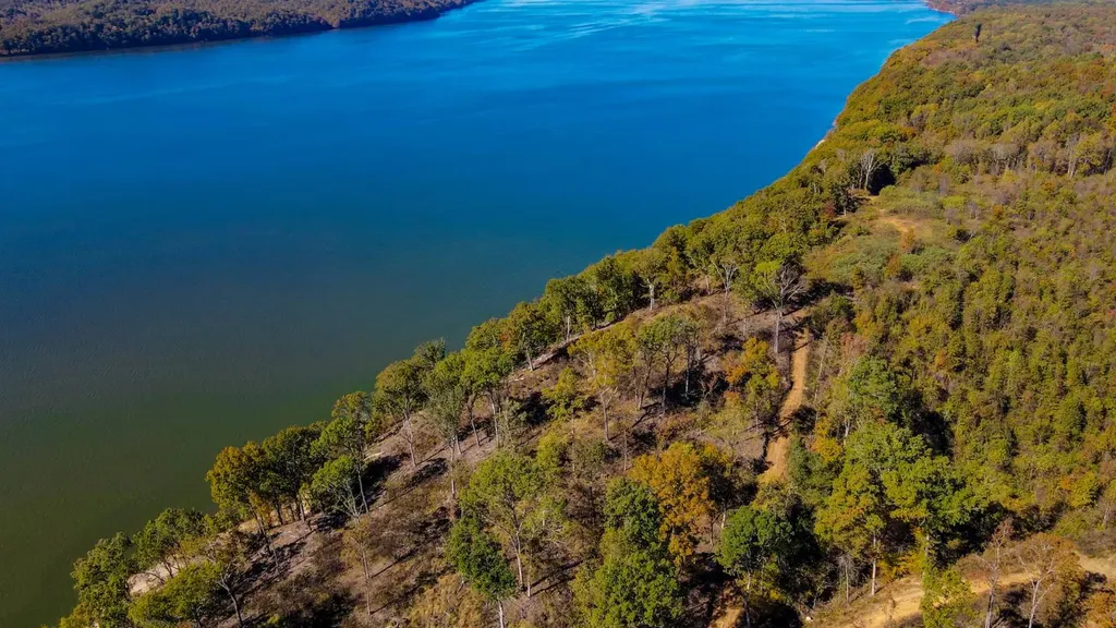 5 Lake Bend Shores Drive Florence AL 35633