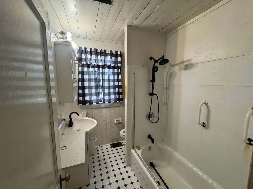 5035 Pleasant Hill Road Bessemer AL 35022