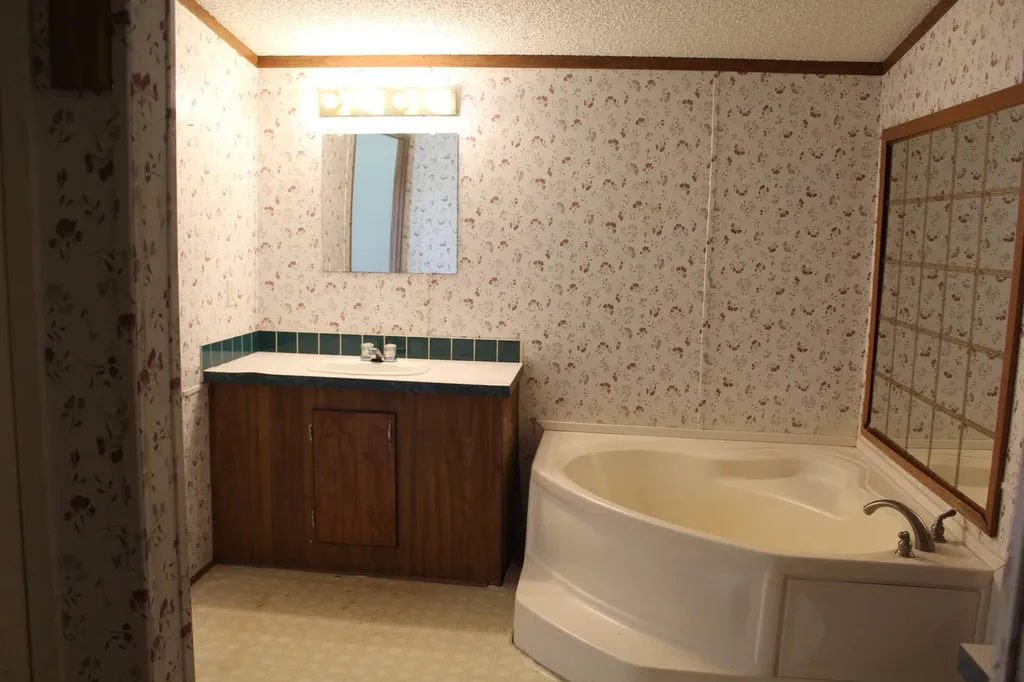 4614 Dock Road Honoraville AL 36042