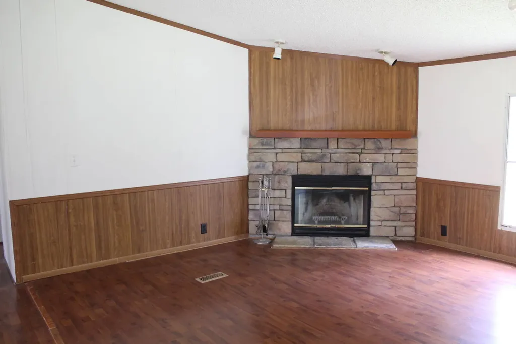 4614 Dock Road Honoraville AL 36042