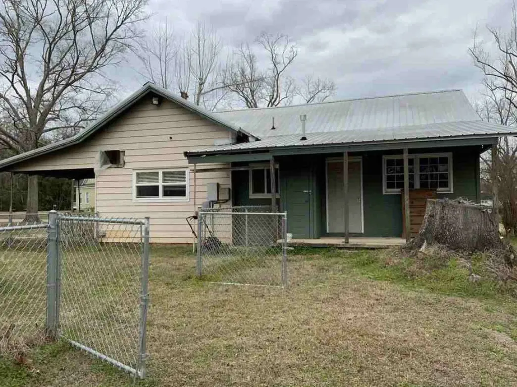 1072 School House Road Lapine AL 36046