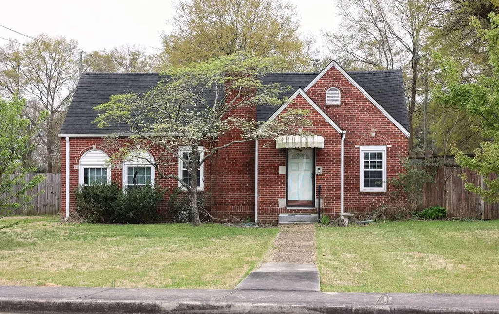 220 3rd SE Avenue Hamilton AL 35570