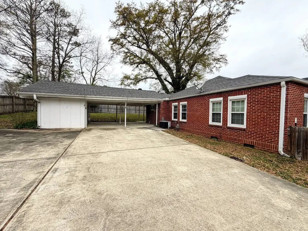 220 3rd SE Avenue Hamilton AL 35570