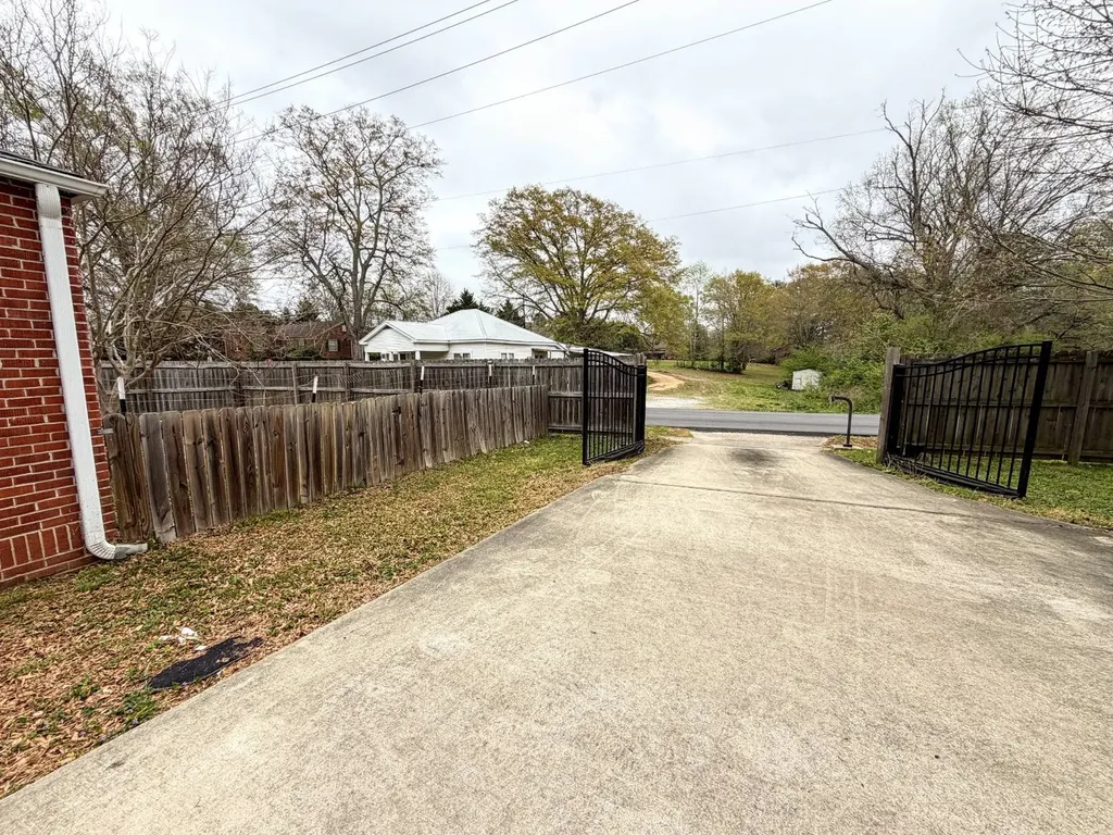 220 3rd SE Avenue Hamilton AL 35570