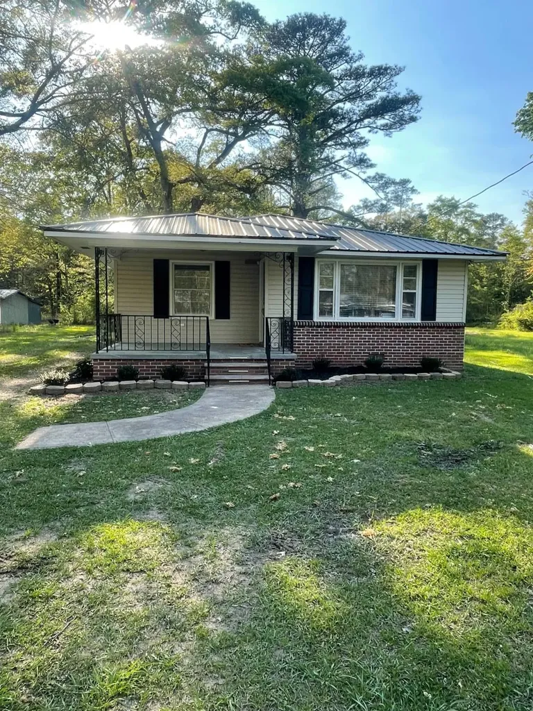 507 College Street N Glencoe AL 35905
