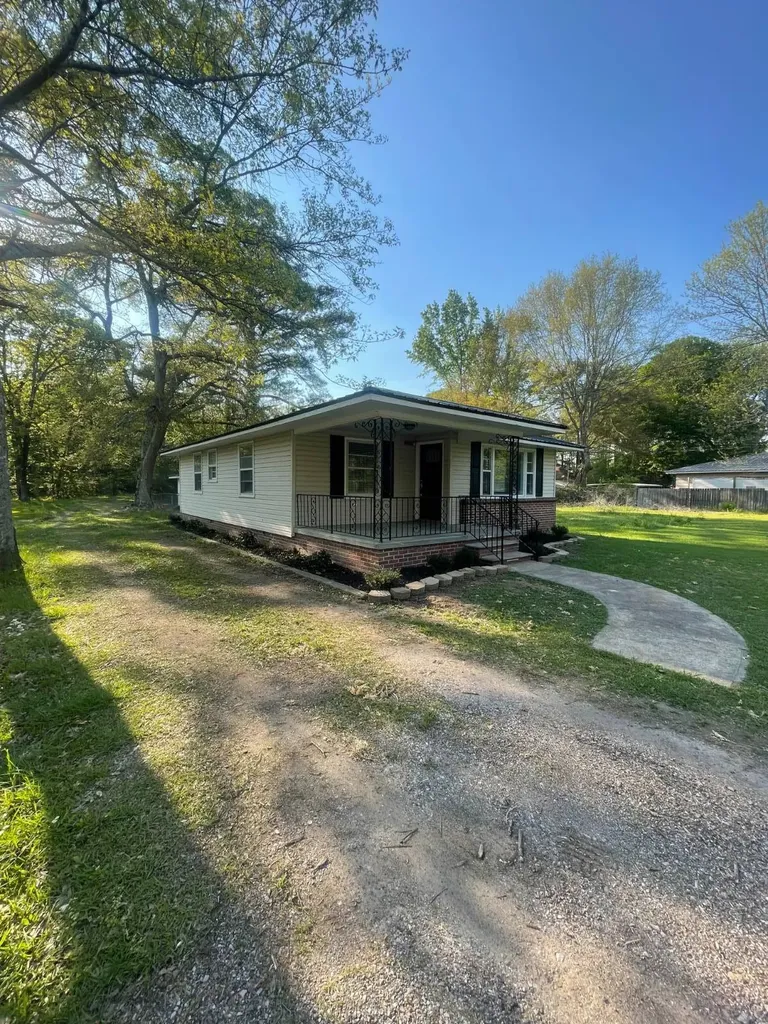507 College Street N Glencoe AL 35905