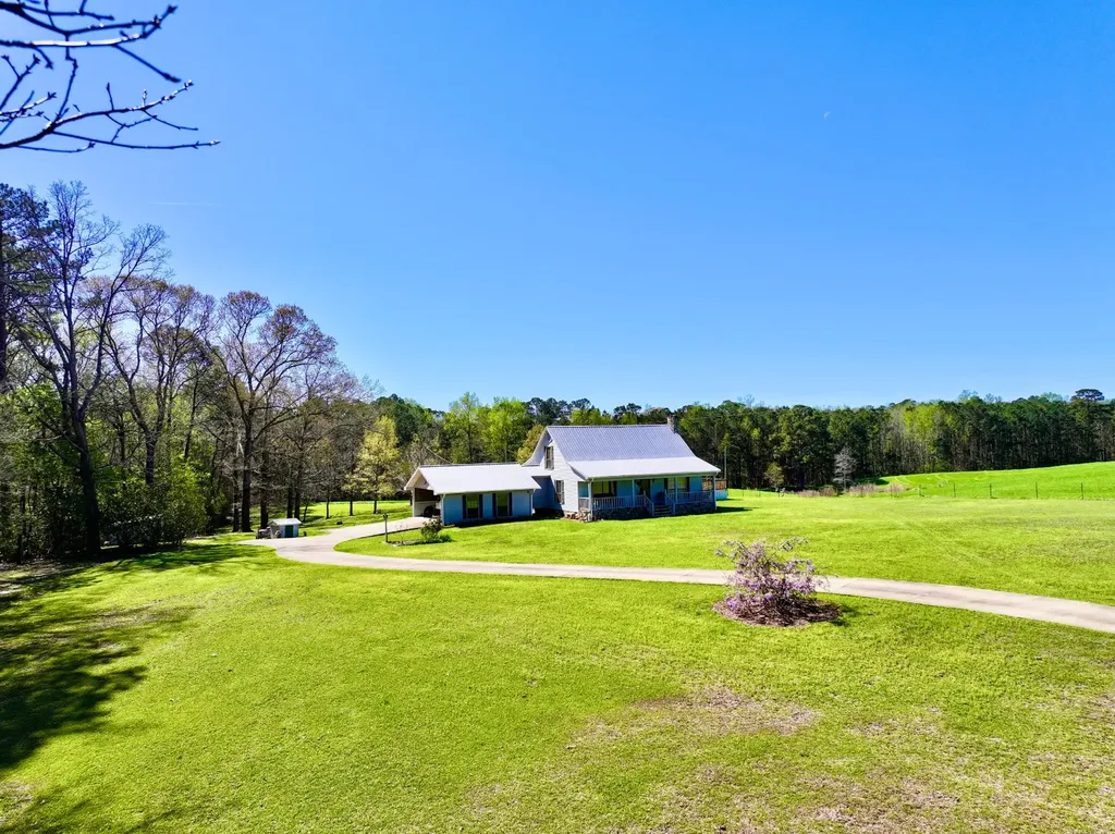 9538 Nathan Jordan Road Millry AL 36558