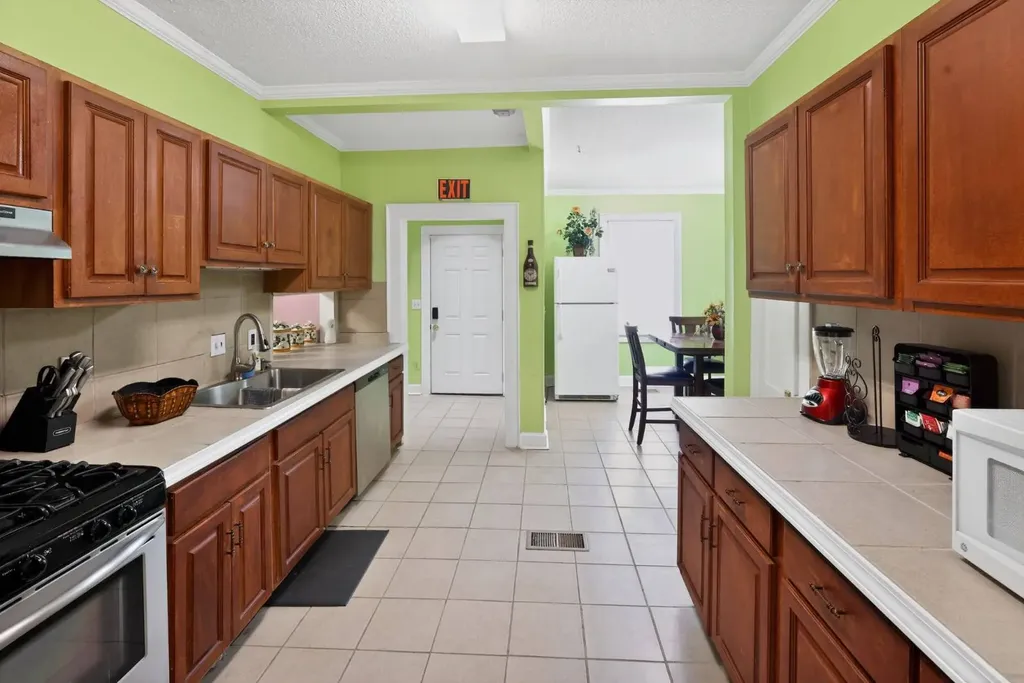 1426 S Court Street Montgomery AL 36104