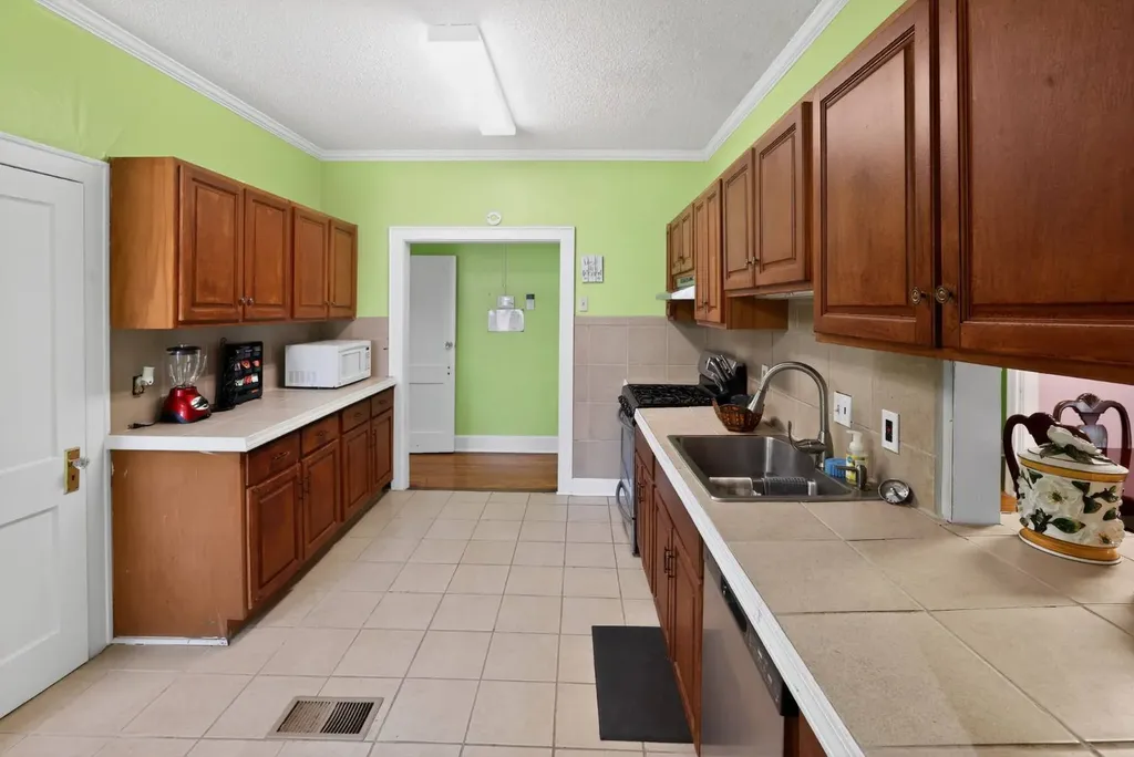 1426 S Court Street Montgomery AL 36104