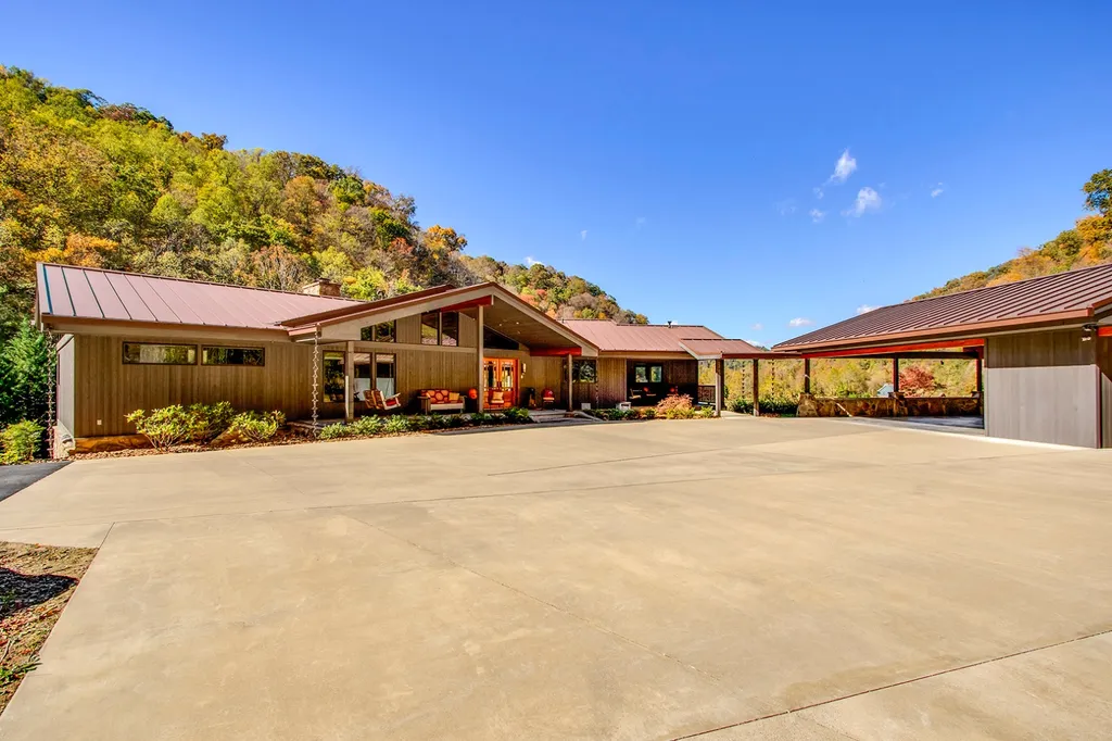 353 Autumn Ridge Drive Pikeville AL 41501
