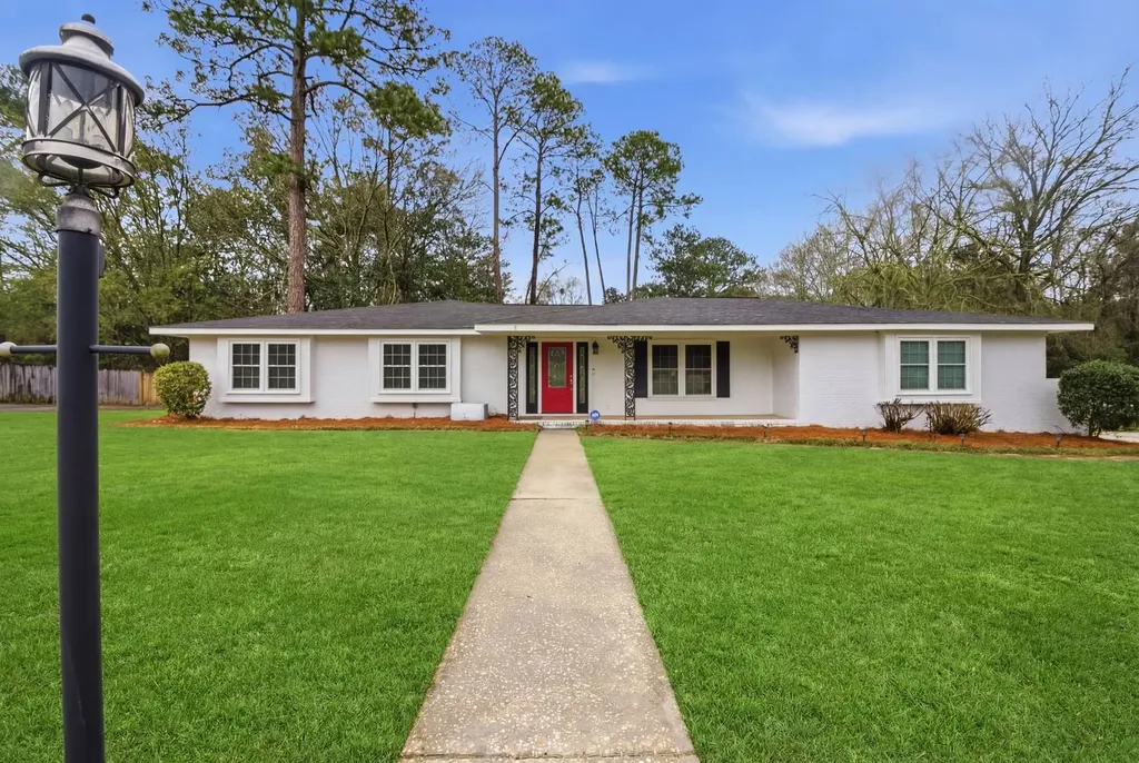 1400 Buena Vista Drive Dothan AL 36303