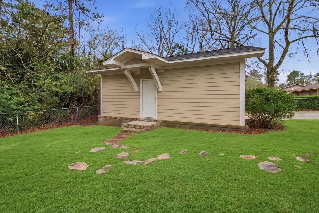 1400 Buena Vista Drive Dothan AL 36303