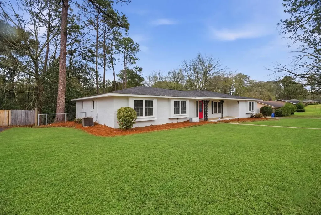 1400 Buena Vista Drive Dothan AL 36303