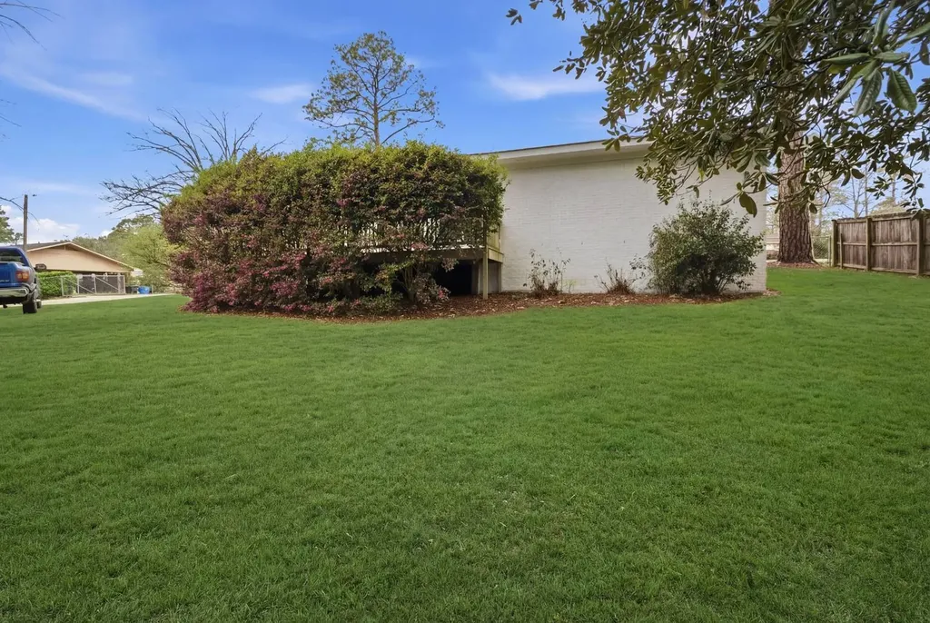 1400 Buena Vista Drive Dothan AL 36303