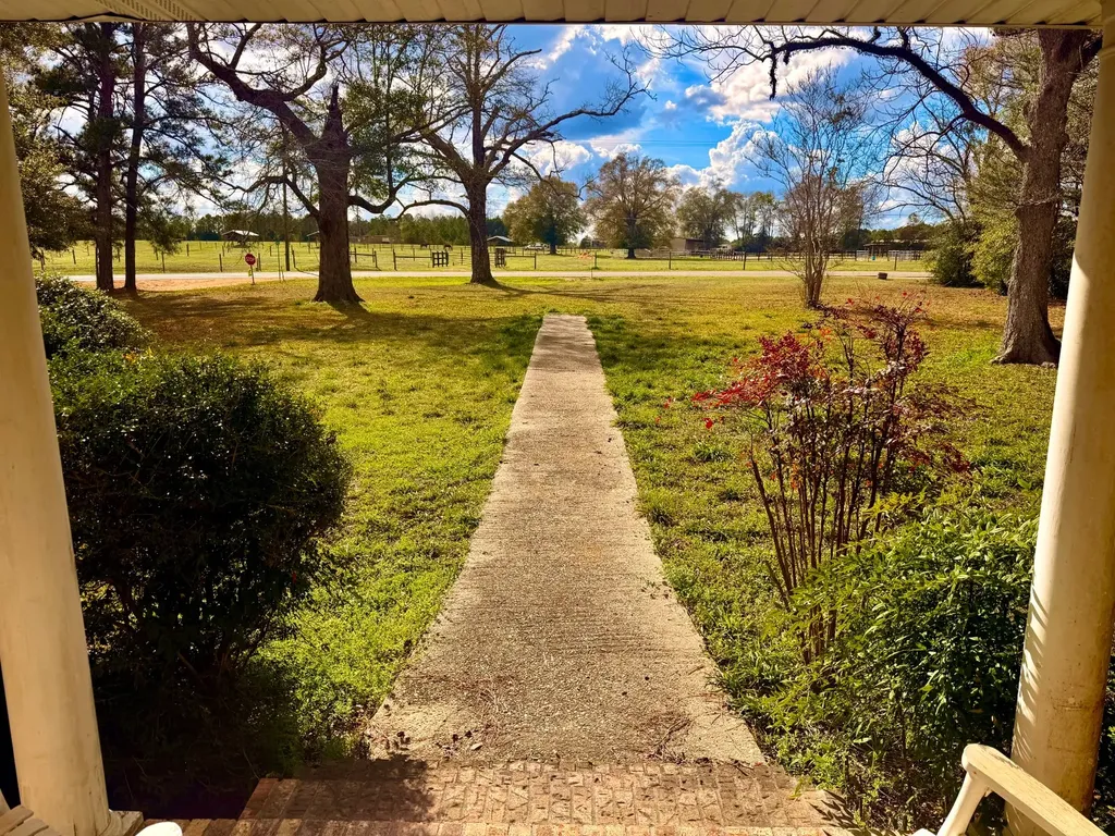 43 Sunrise Lane Grove Hill AL 36451