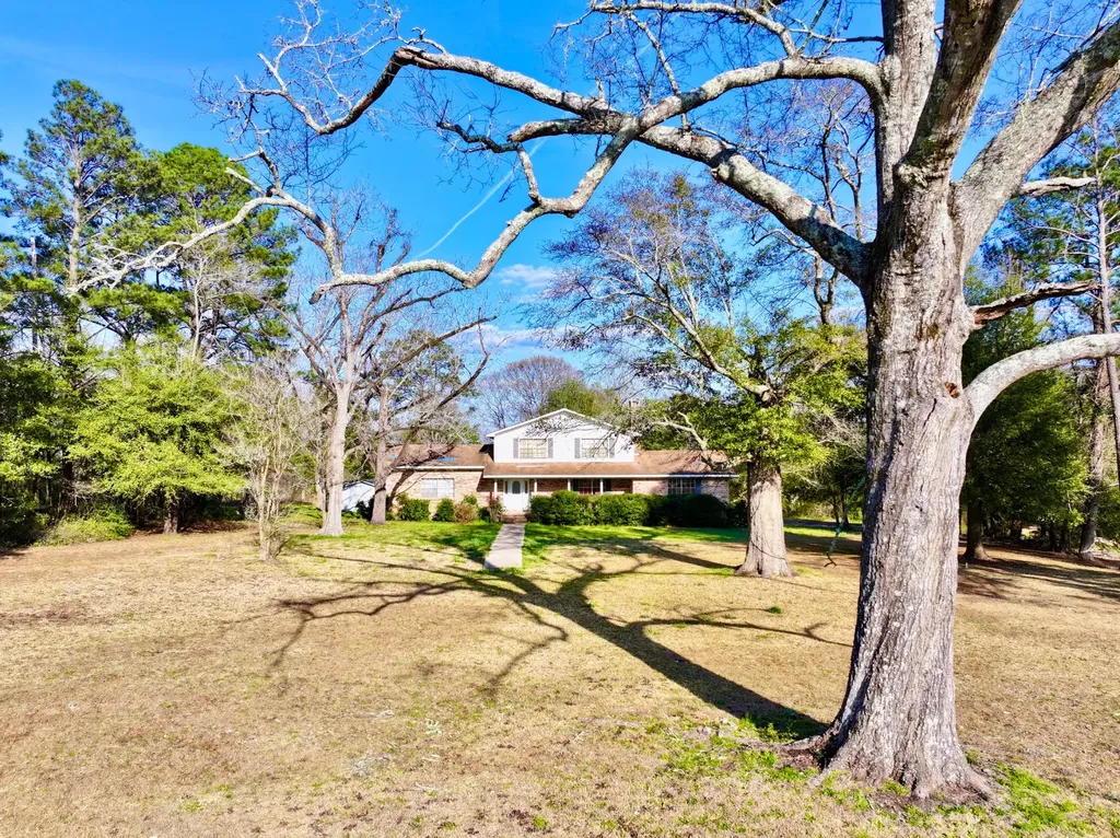 43 Sunrise Lane Grove Hill AL 36451