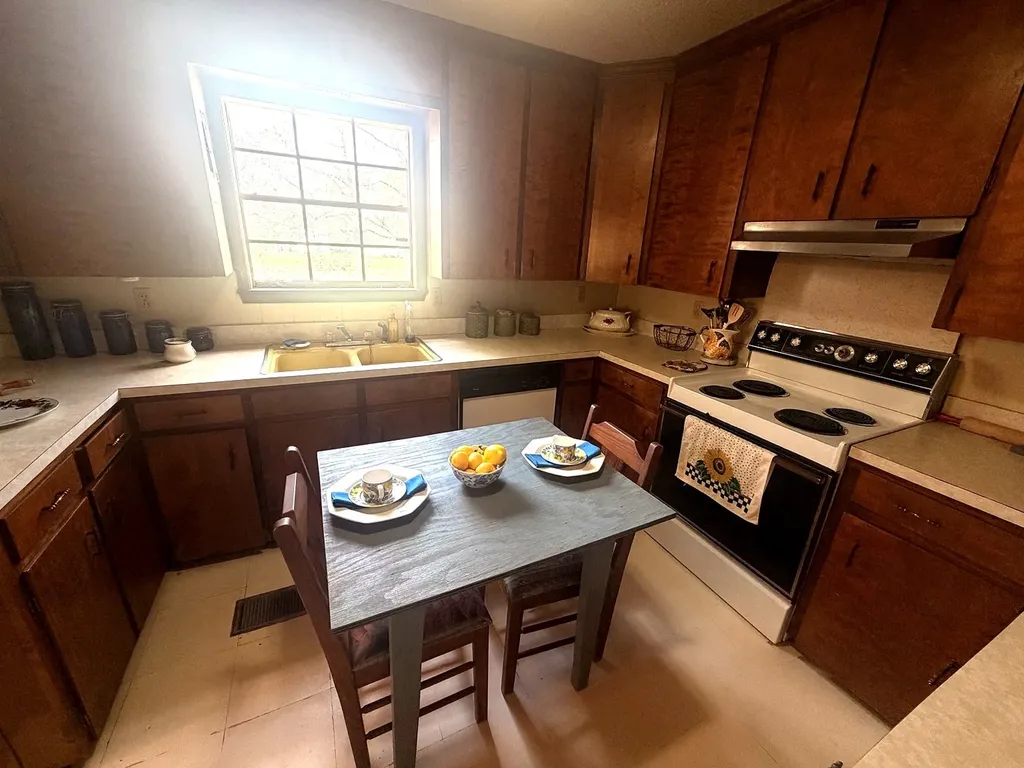 43 Sunrise Lane Grove Hill AL 36451