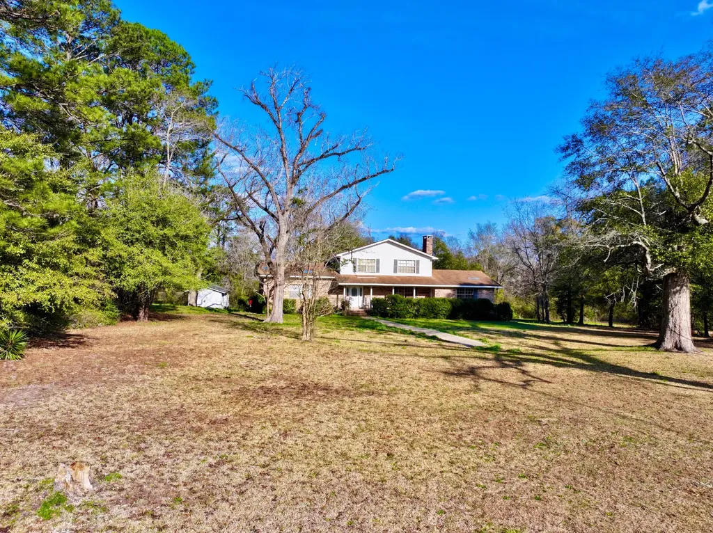 43 Sunrise Lane Grove Hill AL 36451