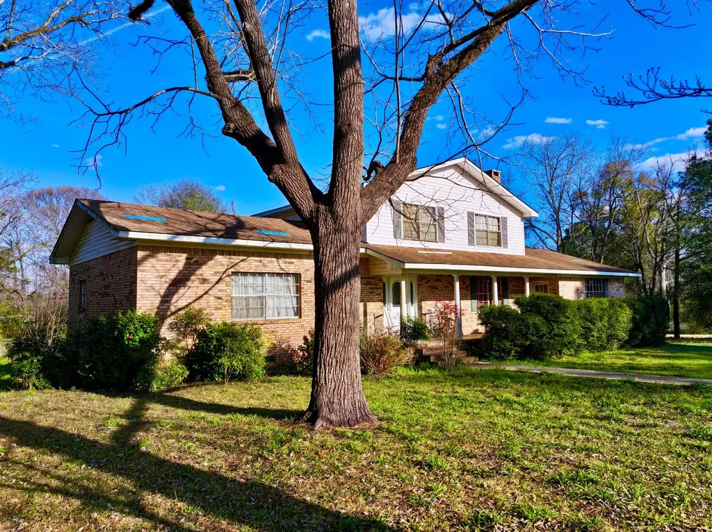 43 Sunrise Lane Grove Hill AL 36451