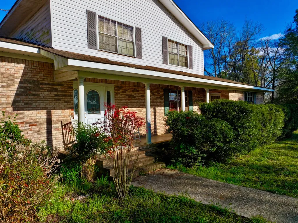 43 Sunrise Lane Grove Hill AL 36451
